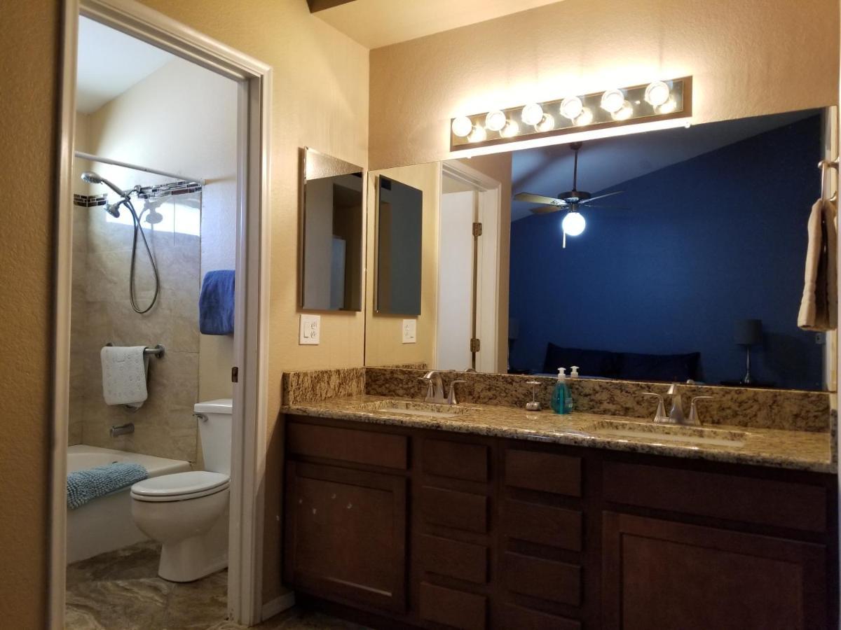 Quiet Neighborhood Off La Canada توسن المظهر الخارجي الصورة